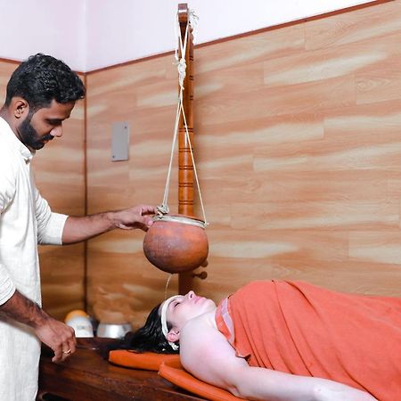 Ganesh Ayurveda Holiday Home Bed And Breakfast Kovalam Eksteriør billede