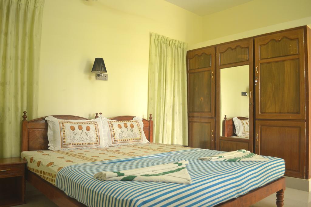 Ganesh Ayurveda Holiday Home Bed And Breakfast Kovalam Eksteriør billede