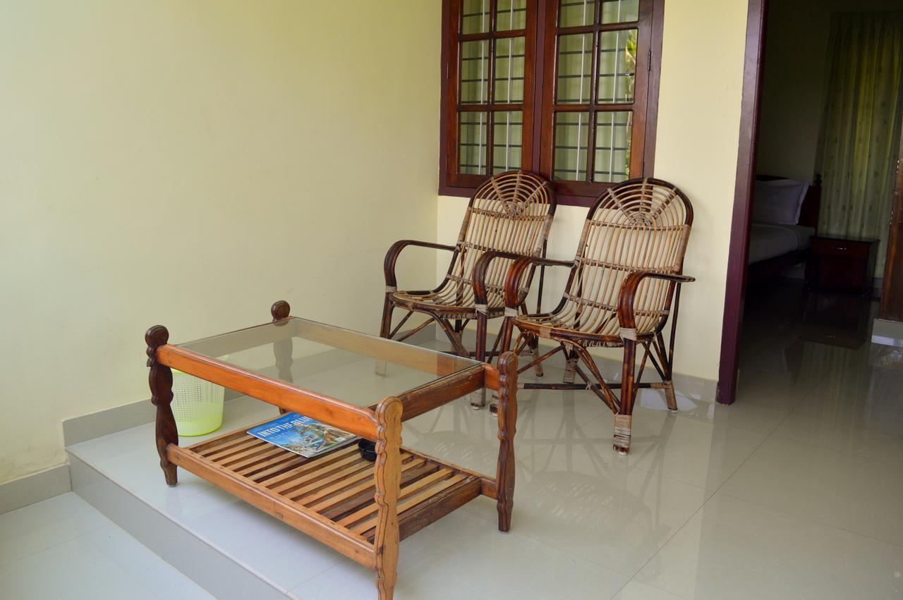 Ganesh Ayurveda Holiday Home Bed And Breakfast Kovalam Eksteriør billede