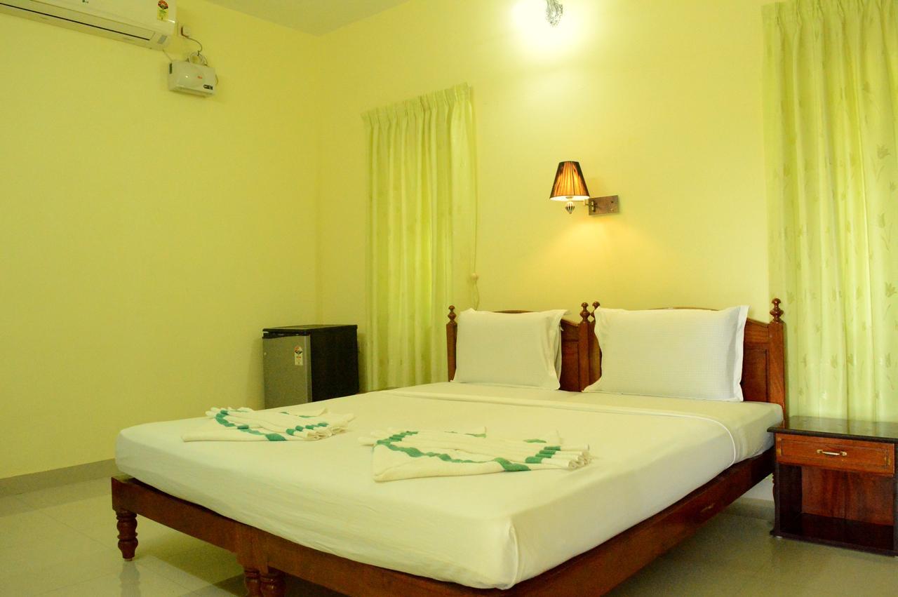 Ganesh Ayurveda Holiday Home Bed And Breakfast Kovalam Eksteriør billede