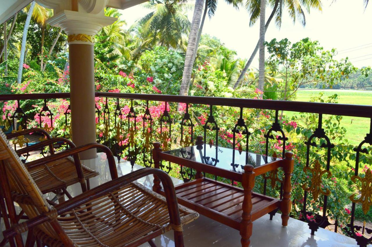 Ganesh Ayurveda Holiday Home Bed And Breakfast Kovalam Eksteriør billede